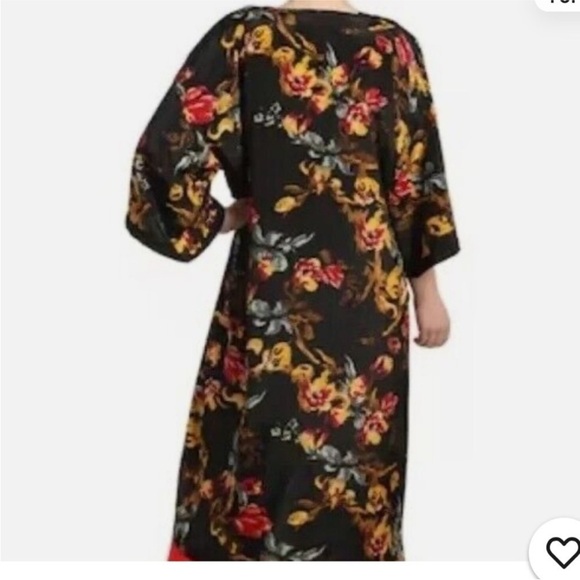 Vince Camuto women's Renaissance Floral
Satin Kimono OS - Picture 2 of 7